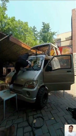 Build a doomsday vehicle from a Wuling minivan and challenge yourself to survive the apocalypse!