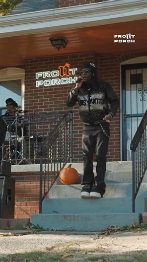 Pulled up on my Good guys at the Front Porch and did thing with them on the #FrontPorchFreestyles 🎤💥 Go Check it OUT on YouTube!! youtu.be/WAC4iUSCYNs | Stonebwoy