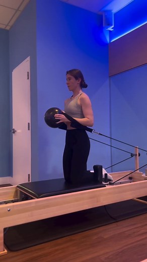 New to Pilates? 🩵 This low-impact workout is all about strength, flexibility, and control. It focuses on core stability, proper alignment, and mindful movement, making it a great option for improving posture and reducing the risk of injury. Pilates can also enhance muscle endurance, increase mobility, and support overall body awareness. How does it do all this? #Pilates exercises are designed to target core engagement and breath, then as body alignment improves, we layer on progressions such as