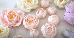 DIY How To Make Buttercream Flowers