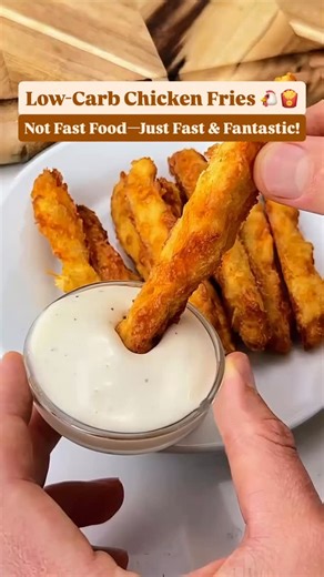 Low-Carb Chicken Fries 🐔🍟 Enjoy the satisfying crunch of a classic fry, made the high-protein, low-carb way! These incredibly easy and delicious baked bites are a total game changer for snack time, or even a quick meal! 😋 What You Need: 🐔 1 cup finely shredded cooked chicken 🧀 1 cup shredded cheddar cheese 🥚 1 large egg 🌿 Your favorite seasonings (a little salt, pepper, garlic & onion powder is a great start!) 🥄 Optional: 1/2 tsp baking powder How to Make Them: 1️⃣ Start by preheating yo