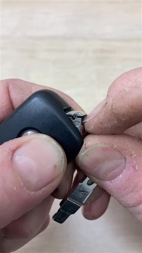 Broken VW Golf key - HOW TO open up broken case automobile mechanic golf vw #reels #fyp #foryou | Emmaline Concept