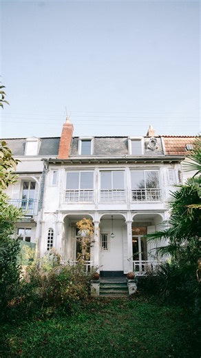 L’agence POP ☀️ | L’agence immobilière à Périgueux | Dordogne on Instagram: "✨ NOUVEAUTÉ À VENDRE ✨ Vous êtes à la recherche d’une maison charmante, pleine de caractère et de potentiel ? Quentin vous présente aujourd’hui “HÉRÉLIA”, une maison de ville située rue Lamartine à Périgueux. Au programme de cette jolie maison ? Un double séjour spacieux, une cuisine indépendante et aménagée donnant sur une terrasse couverte et sur un jardin intimiste. “HÉRÉLIA” est un véritable cocon au coeur de la vil