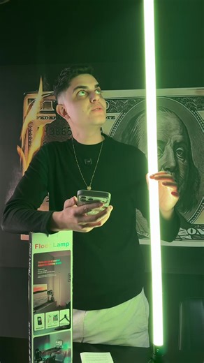 Luminária de Chão RGB: Luzes Coloridas para Sua Casa