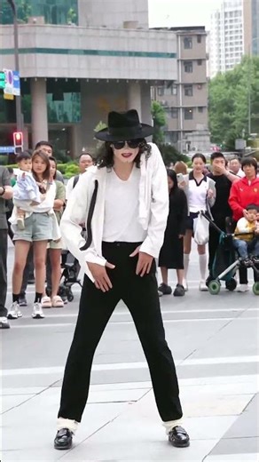 一支迈克尔·杰克逊舞！20万人在线！ clip5