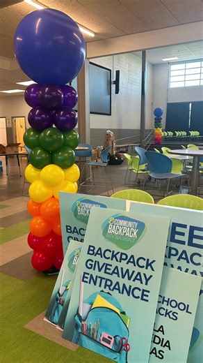 So… we ended up having an impromptu balloon column class this weekend. Did you say 15 minutes to set up four ballon columns? 😅 Looks like everyone’s learning how to make balloon columns today 😄 Kudos to the FCC backpack giveaway team! Great event and a new skill to boot! 🙌🏽