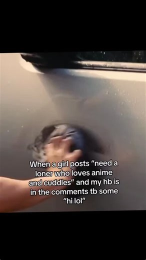 MEMES N SHIT on Instagram: "日本利用压电瓷砖将脚步转化为电能。这些瓷砖捕捉来自你脚步的动能。当你行走时，你的重量和动作会对瓷砖产生压力。瓷砖会轻微弯曲，从而产生机械应力。瓷砖内部的压电材料将这种应力转化为电能。每一步都会产生少量电荷，而数百万步结合在一起就能产生足够的电力来驱动 LED 灯、数字显示屏和传感器。在像涩谷车站这样繁忙的地方，每天大约有 240 万个脚步为这一系统作出贡献。这些电能可以被储存或立即使用，从而减少对传统电力来源的依赖，并支持可持续的城市基础设施。这种方法将日常运动转化为实用的可再生能源。 #日本 #知识 #事实 #你知道吗 #推荐 科技 创新 历史 技术 实验 热门"