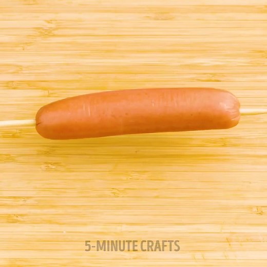 How to cook the perfect hot dog | 3-Minute Hacks