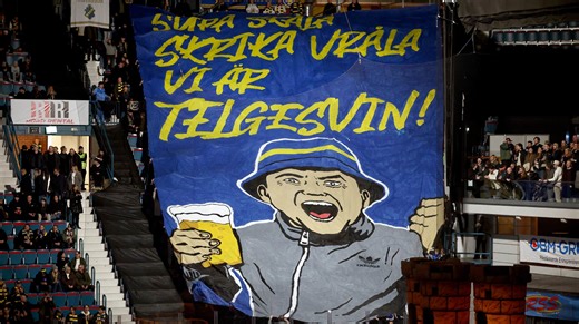 AIK mot Södertälje försenas efter pyroteknik