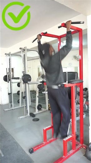 Arrête de SAUTER pour tes tractions ❌ (tu abîmes ton biceps)