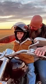A young boy with big dreams… A biker with a heart as big as his Harley. One simple gesture that changed everything. What happens when a boy with one arm is given the chance to be a protector? A gift, a dream, and a reminder that true strength comes from within. This is a story of courage, kindness, and the power of belief. (Full story in the comments ⬇️) | Born to Ride