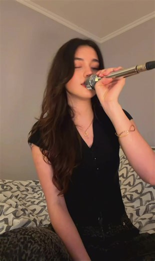 at your best (you are love) by aaliyah cover! 💗 #atyourbest #singingcover #aaliyah #frankocean