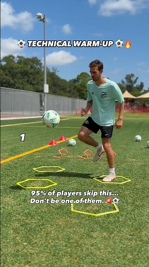 👟 Ball Mastery⚡️ Quick Feet🎯 First Touch✅ Passing & Receiving📈 Speed of Play #shortvideo