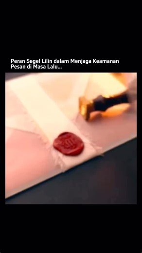 FOLKFACTO on Instagram: "Segel lilin dulu merupakan metode utama untuk mengamankan surat dan dokumen, berfungsi sekaligus sebagai alat autentikasi dan penanda jika terjadi pembukaan paksa. Segel pribadi yang ditekan pada lilin panas menghasilkan tanda unik yang terkait dengan pengirim, sehingga setiap upaya membuka tanpa izin akan langsung terlihat. Selama berabad-abad, pemerintah, pedagang, dan institusi mengandalkan cara ini untuk melindungi informasi sensitif, jauh sebelum amplop modern, kunc
