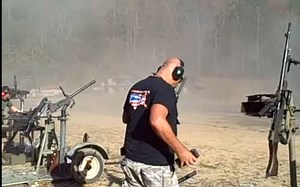 烧枪活动中的USAS-12