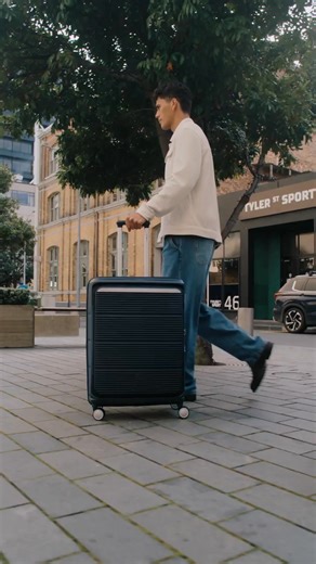 Packing just got easier. Easy access front pocket, space saving dual access and removable packing cubes included. Paralux goes everywhere with you, full of features for every type of traveller. The only question left is will you choose Midnight Navy or Stone Grey? | Samsonite Australia & New Zealand