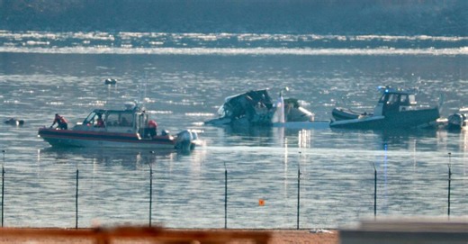 “Choque, choque, choque”: los impactantes audios de la torre de control tras accidente entre un avión y un helicóptero en Washington