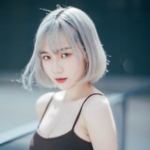 月巴女子 - Twitch