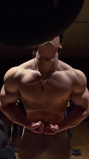 Showcasing Muscular Physique in a Home Workout