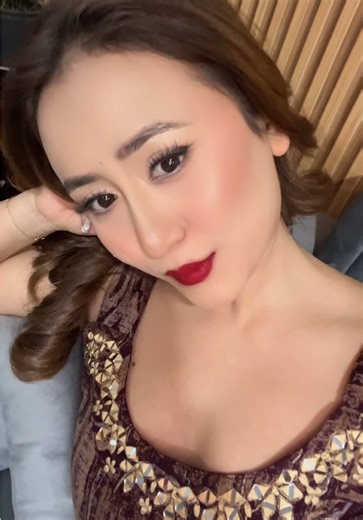 Boli chai guliyo hunu paryo 🍯#fyp #foryoupage #trendingvideo #nepalitiktok #ruby_shrest