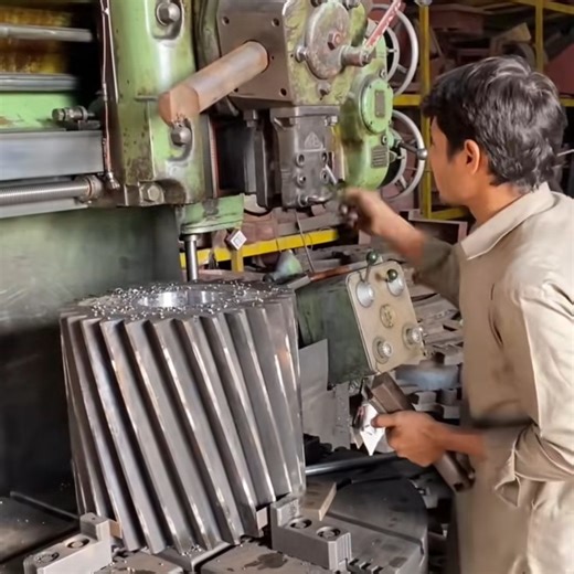 2.2K views · 19 reactions | incredible Manufacturing Process of Sugar Mill Gear & How Biggest Industrial Gear Are Made #howitsmade #howitsmadematters#fypchallenge#diyproject#gear | How Its Made | Facebook