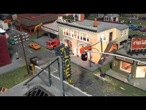 My new HO-scale traffic lights!