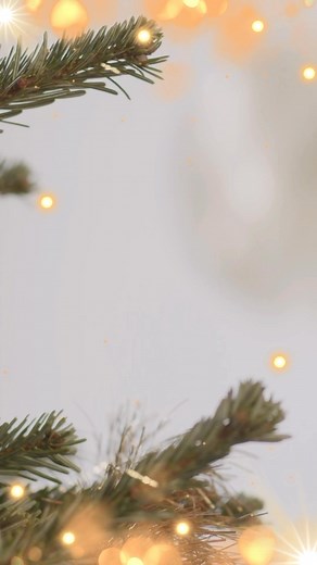 Jazztrioen Moonglow byr på en rolig, melankolsk og varm julemelodi som fanger følelsen av stillheten før jul. «Når det nærmer seg jul» er skrevet og sunget av Målfrid Breivik, og viser en ny side av trioen. Opplev låten live 3. desember – og la julestemningen sakte synke inn. Bestill billetter på https://ebillett.no/nesbyenkino/219 | Moonglow Jazz