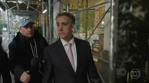 Ex-advogado de Trump depõe em julgamento sobre dinheiro para atriz pornô