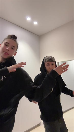 Videos de lasrealesylaquesoo (@lasrealesylaqueso) con “105 F Remix - KEVVO & Farruko & Chencho Corleone”