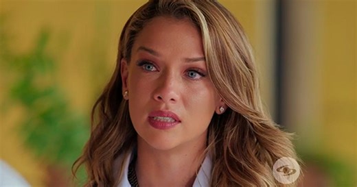 Capítulo 22 completo Tierra de Esperanza: María Teresa ve a Santos besar a otra mujer en la hacienda