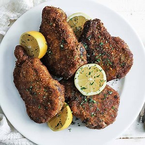These Breaded Pork Chops are so easy to make and SO GOOD! Recipe at https://bit.ly/3puUeGd | Chef Billy Parisi
