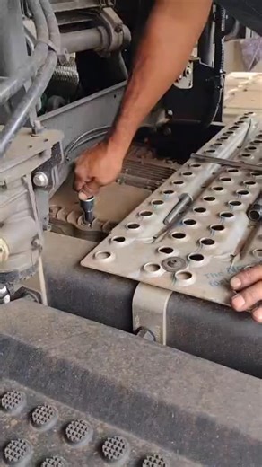 Travanjo on Instagram: "Módulo do FH é alvo fácil. Com a trava instalada, acabou o risco. Serviço rápido, proteção real. Estoque limitado. Direct agora. #travanjo #caminhão #volvo #scanıa #caminhoes"