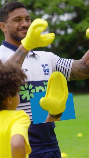 LEGO® Trickshot #1 | Pita Ahki, Blues Rugby Team (New Zealand) 🧱🎯