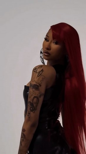 Ming Li | Thank you for 300K and counting‼️ What a year it’s been! What a difference new environments can make, 2025 has been all about growth. Huge... | Instagram