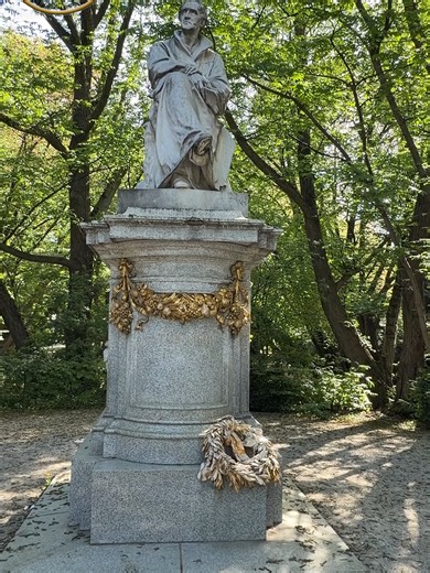 Wieder mal dem Glanz von schwarzem Lack verfallen 🖤 #Munich #Corset