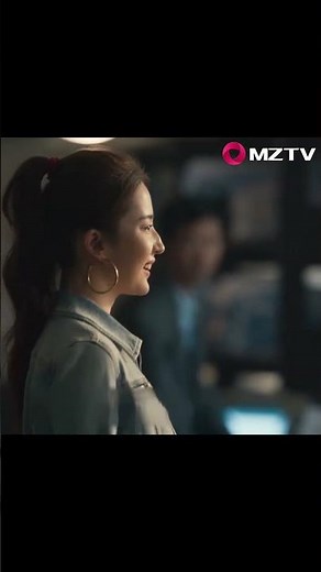 His eyes are practically glued to beautiful women😼 #thetaleofrose #玫瑰的故事 #刘亦菲 #liuyifei #CrystalLiu