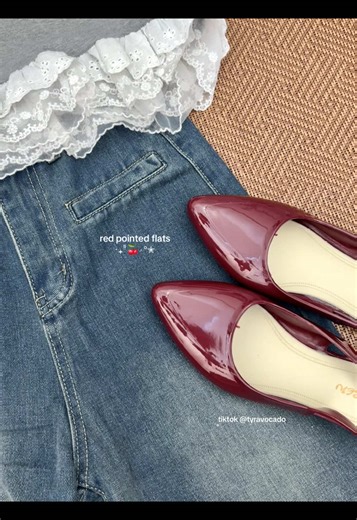 Stylish Red Pointed Flats for Perfect Outfits