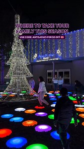 Out of this world light show✨⬇️ Galaxy Lights at Space Center Houston An immersive holiday experience where the magic of Christmas meets the wonders of the cosmos ✨ 16 MILLION color combinations, the only kinetic light show in the U.S. outside of Las Vegas, crystal fireworks, astronaut lanterns, y hasta the largest decoration in Texas ⭐ I brought my family and everyone loved it y no se hagan… you might even learn a thing or two about space 🪐 If you can’t name all the planets in order… this is y