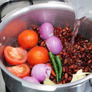 21M views · 23K reactions | You Never Tried Rajma Like This, Simple & Easy Rajma Make it Basic Ingredients and Taste was Amazing..You absolutely Love it #rajma #food #cook | Aashi's Kitchen | Facebook