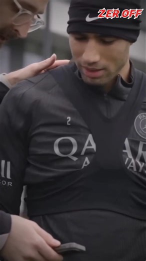 Hakimi remet en place son préparateur physique avec HUMOUR ! 🤣🤣 #shorts #football #psg #hakimi #mdr