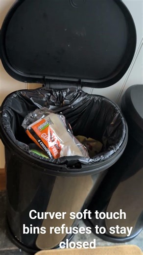 curver bin refuses to stay closed. #curver