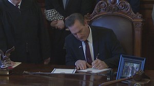 Rhoden takes oath of office, becomes 34th South Dakota governor