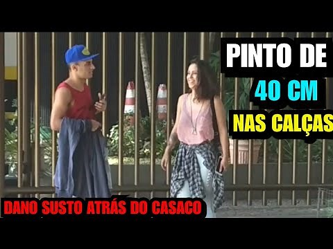DANDO SUSTO COM PINTO DE BORRACHA DE ( 40 CM ) NAS CALCAS DESAFIO #32