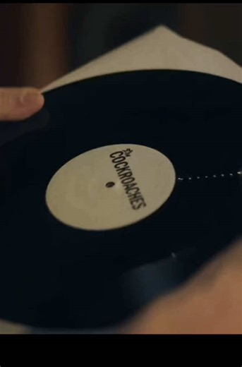 The Rolling Stones are back… but not how you’d expect 👀 Tomorrow (April 11), they’re releasing ״Rough and Twisted״ — the FIRST track from their upcoming brand new album 🔥 BUT… you won’t find it on Spotify or Apple Music ❌ This one’s vinyl-only 💿 White label. No frills. Pure rock ‘n’ roll. Oh—and it’s not even under their name 😏 They’re dropping it as “The Cockroaches” 🪳 (A throwback alias they’ve used for secret gigs 👀. I really didn’t like it. It was misleading many fans to arrive to Lond