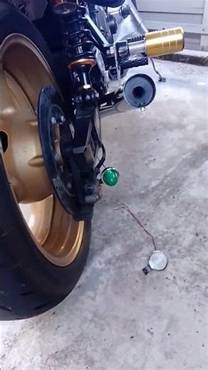蛍ランプ、クリアから緑に交換、ミラーをＺ2ミラーからナポレオンクロスDXに #xjr1300