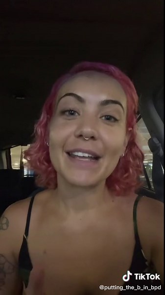 Ask away 💜 #bipittyfriends #puttingthebinbpd #bpd #bpdtiktok #borderline #borderlinepersonalitydisorder