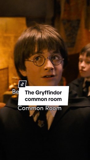 Exploring the Gryffindor Common Room with Harry Potter