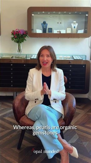 Pearls vs Opals: What's the difference? #pearl #opal #gemstone #gemmology