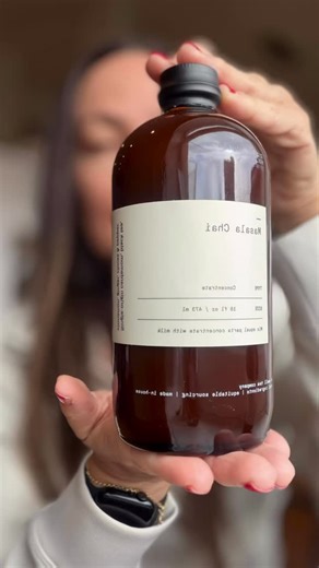 Claudia Ramos Gilli on Instagram: "🍵✨ Wellness that fits my 40+ routine ✨ Taking care of my body goes beyond workouts — it’s about the small daily choices. @drinkdona has become part of my wellness routine: light, refreshing, and perfect for staying hydrated while supporting an active lifestyle 💪🌿 If you’re 40+ and focused on feeling strong, balanced, and energized, this is a must-try. 👉 Follow @drinkdona and elevate your daily wellness ritual. #dona #donapartner #tealover @drinkdona @stacki