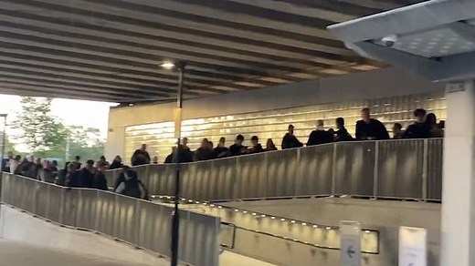 Long queues at Abbey Wood as commuters line to ride Elizabeth Line for first time